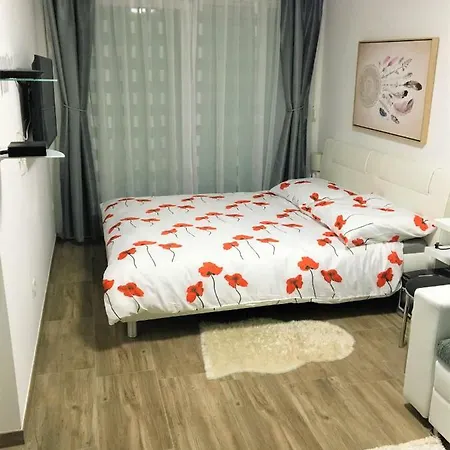 App., Big Terrace, Free Parking & Wifi Appartement